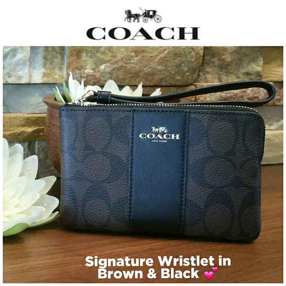 Coach Handbags - NEW Coach Signature Zip Wristlet